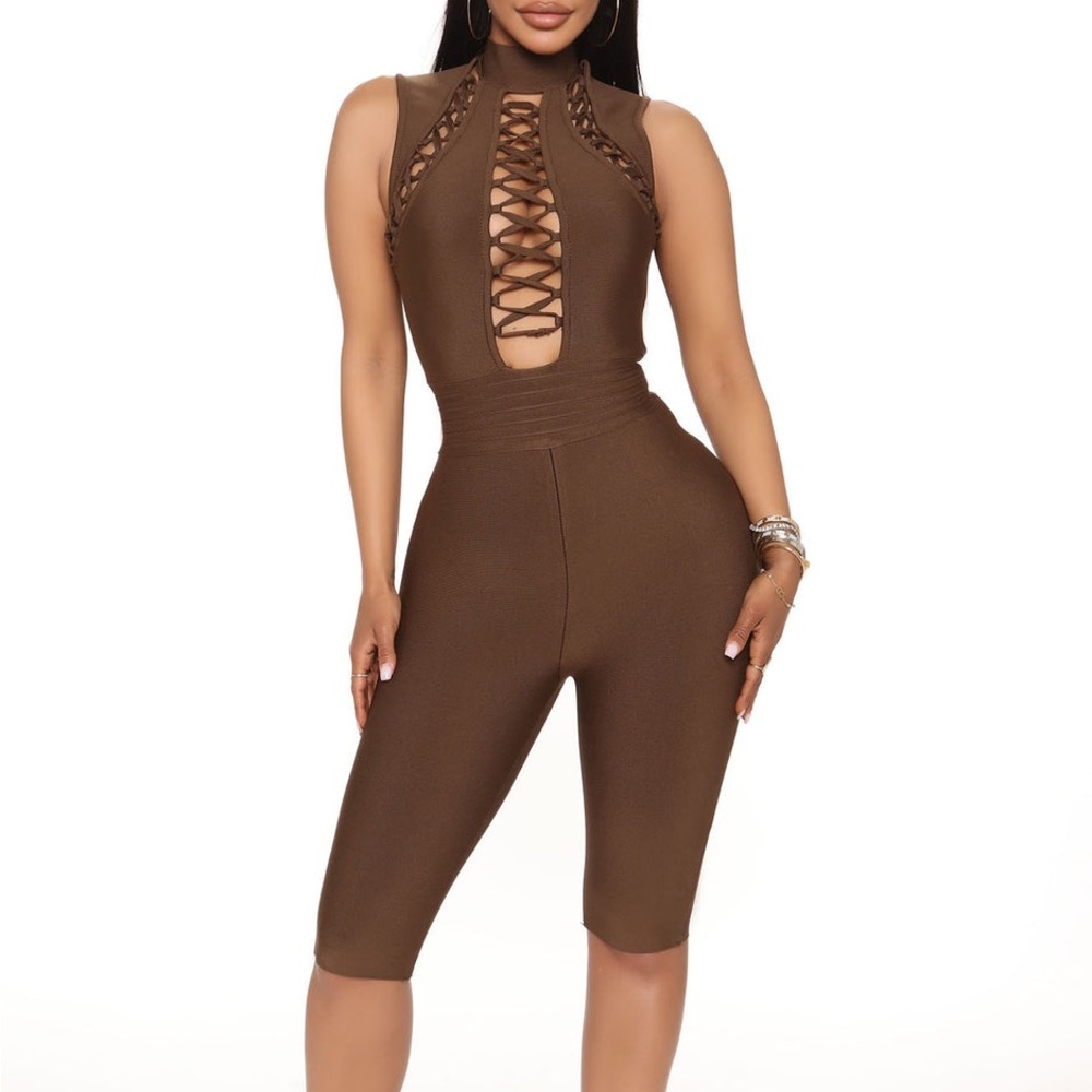 FASHION NOVA